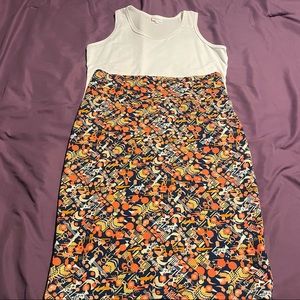 Lularoe Cassie skirt, cute pattern with shapes